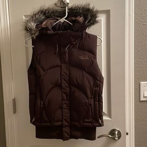 North face 600 fill down puffer hooded vest